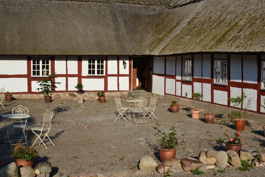 Kastanjegarden Pa Stenshuvud Kivik Exterior photo