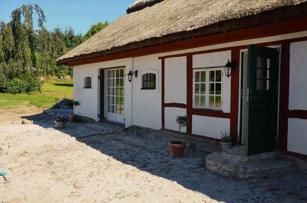 Kastanjegarden Pa Stenshuvud Kivik Room photo